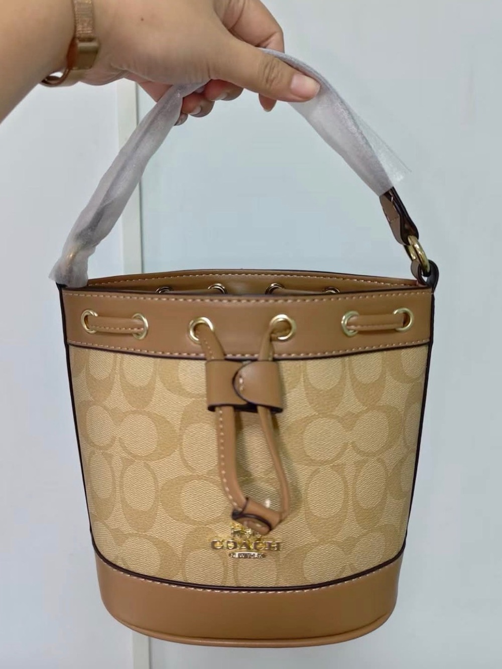 Fashion Beige/Tan Monogram Canvas Bucket Shoulder Bag